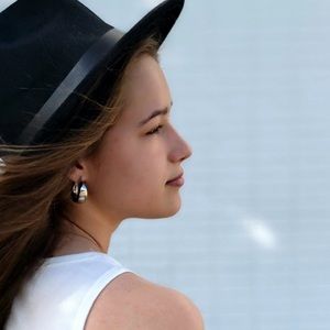 Meet your Posher, Emma